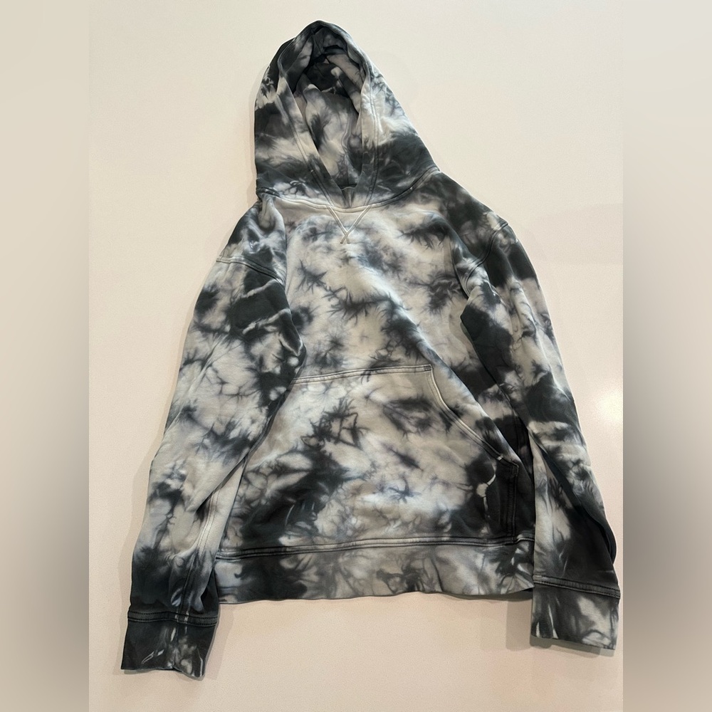 Lululemon Women’s Blue Tie Dye Hooded Sweatshirt
